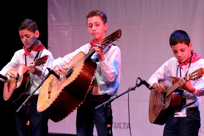 Cámara de Comercio de Guadalajara - Los reyes de México y gala puro mariachi <br> Foto de Edgar Martínez